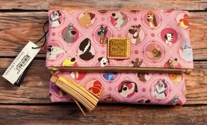 Neu mit Etikett Disney Dooney And & Bourke Umhängetasche rosa Hunde faltbar LESEN - Bild 1 von 4