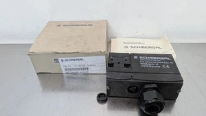 Schmersal AZM 170-02ZRK Safety Switch 101140795 24V AC/DC - Picture 1 of 5