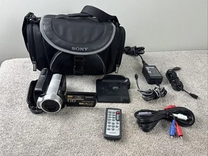 Sony Handycam HDR-SR10 Camcorder Full HD 40GB HDD Camcorder TESTED w/ Extras - Picture 1 of 10