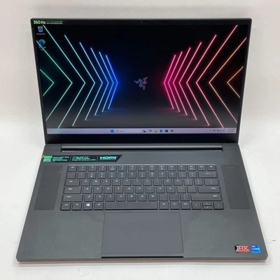 Razer Blade 17 17.3" i7-11800H 2.3GHz 16GB RAM 1TB SSD GeForce RTX 3070 Foto 1 de 4