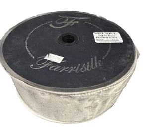 Farrisilk Designer Band grau/hellbraun Samt 2,5 Zoll breit x 10 Yards Drahtkante - Bild 1 von 7