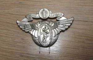 Vintage Our Lady of the Highways Pray For Us Saint Christopher Visor Pin Medal - Picture 1 of 13