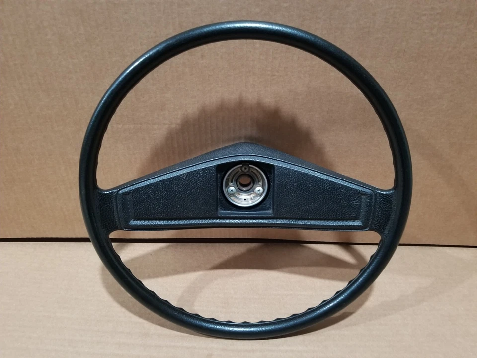 Volante Silverado de fábrica para camioneta pickup Chevy 73-77 carrocería cuadrada Foto 1 de 4