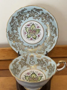 Taza de té y platillo Queen Elizabeth II Paragon primer aniversario de coronación - Imagen 1 de 6