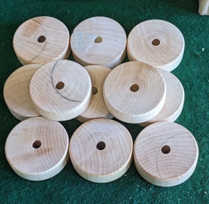 Ruedas de madera para manualidades 2 1/2" X 3/4" agujero 3/8" cantidad de 11 - Imagen 1 de 4
