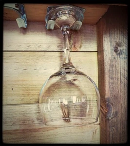 🍹🍺 10x METAL WINE GLASS HOLDERS Bar Beer / Gin / Hanging Rack Mount Flush🍷🍸 - Picture 1 of 11