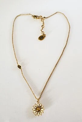 JUICY COUTURE GOLD TONE WHITE ENAMEL DAISY FLOWER RHINESTONE PENDANT NECKLACE - Image 1 of 4