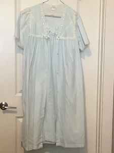 Vintage Barbizon 2-teiliges Baumwollkleid und Morgenmantel Stickerei Spitze Gr. M blau - Bild 1 von 10