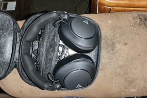 Poly Voyager Surround 80 UC Bluetooth Headset (Plantronics) – Noise-Canceling... - Photo 1 sur 8