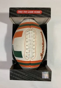 Exhibición de fútbol americano universitario de los huracanes de Miami para llevar el juego a casa rara - Imagen 1 de 6