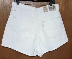 NWT Woman LEVIS Silvertab Mom JEAN SHORTS Size 31 Eggshell WHITE Relaxed $59.50 - Picture 1 of 5