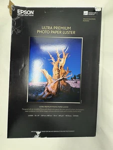 EPSON Ultra Premium Luster Photo Paper 13 x19" 50 sheets - bent corner - Afbeelding 1 van 9