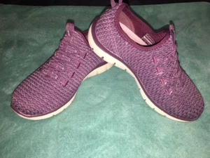 Skechers Women's Sporty Tennis Shoe Slip-on in Purple, Size 5, Pre-owned - Picture 1 of 5