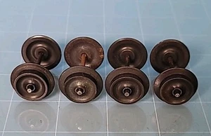 SB1b: (4) Lionel Postwar Metal Wheels & Axle Set O Gauge Freight Car Parts - Picture 1 of 2