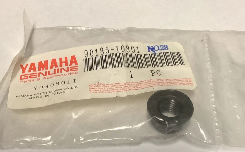 TUERCA AUTOBLOQUEANTE YAMAHA 10 X 1,25 MM 90185-10801 ZUMA VINO NUEVO DE LOTE ORIGINAL  Foto 1 de 2