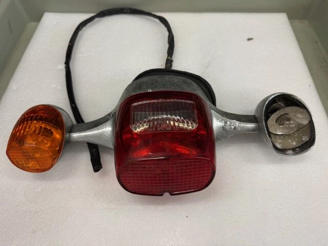 Conjunto de luz trasera de freno Indian Motorcycles 2000-03 Gilroy Chief Scout Spirit Foto 1 de 4