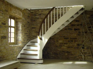 Treppen Treppe Holzteppen Holztreppen in Buche Eiche Esche aus Polen jeder Plz - Bild 1 von 2