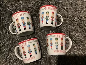 Brandneu mit Etikett Neu Weihnachten Nussknacker 4 Becher Set - Mama - Papa - 2 x kleiner Nussknacker - Bild 1 von 7