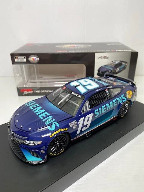 NASCAR 2023 MARTIN TRUEX #19 SIEMENS 1/24 CAR - Image 1 of 3