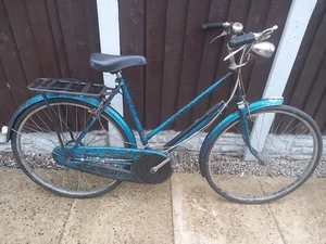 RARE VINTAGE "CURRY" ELISABETHAN LADIES SHOPPER BIKE 1965 MADE BY HERCULES - Picture 1 of 11