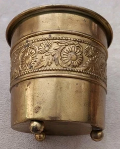 Messing-Übertopf mit Fuß - Blumenmuster - Made in England - Vintage - 4-1/4" hoch - Bild 1 von 8