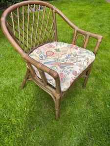 Stuhl  Sessel Rattan  bequem braun 60 x 60 x 80 cm  Polster Auflage geblumt dick - Bild 1 von 5