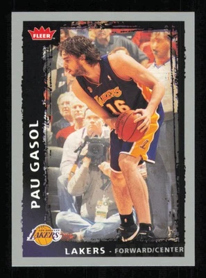 2008-09 Fleer #104 Pau Gasol Salón de la fama Baloncesto LAKERS CASI NUEVO-COMO NUEVO Foto 1 de 3