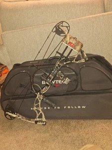 Bowtech Assassin Compound Bow RH ~70lb 29" w/ Accessories & Case - Picture 1 of 10
