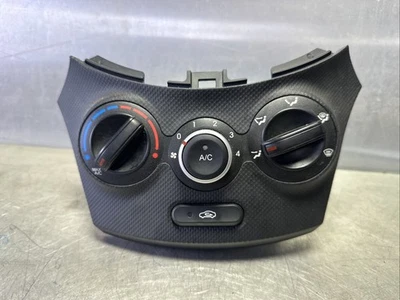 Panel de control de aire acondicionado y calefacción Hyundai Accent 2012-2014 OEM 972501RBL0RY Foto 1 de 4