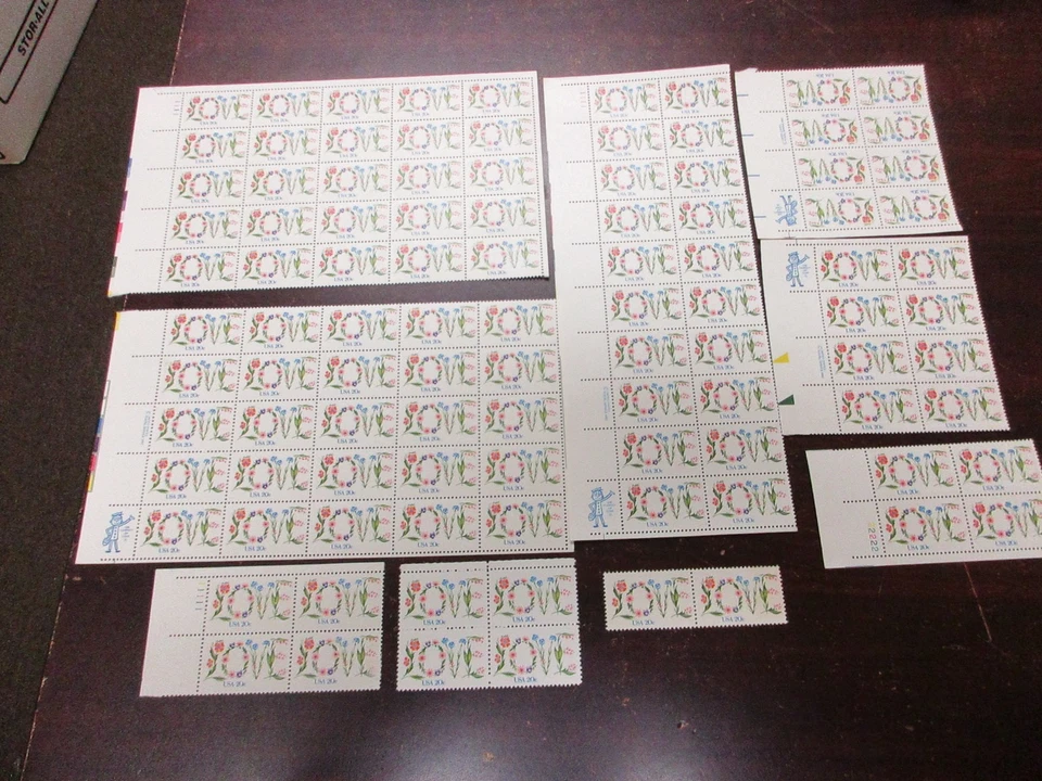 1982 20 cent Love Flowers (x100), Scott #1951, Mint NH - Image 1 of 1