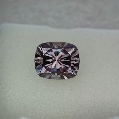 Corte de precisión - Alejandrita de laboratorio de 8,05 quilates, alejandrita de corte cojín de 10x12 mm Foto 1 de 4