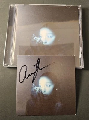 Ariana Grande Eternal Sunshine Deluxe: Brighter Days Ahead Signed CD Insert Foto 1 de 4