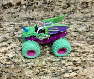 Spin Master Monster Jam NITRO NEON DRAGONOID Truck 1:64 New - Picture 1 of 5