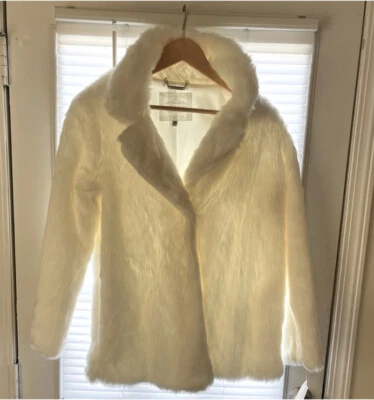 Abrigo de mujer blanco manga larga con cuello ribete de piel talla mediana Foto 1 de 3