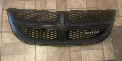  Dodge Ram 2013-2020 parrilla C/V 68100689 OEM Foto 1 de 4