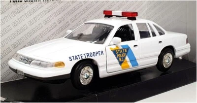 Motormax 1/24 Scale 76400 - Ford Crown Victoria - State Police N.J. - Image 1 of 4