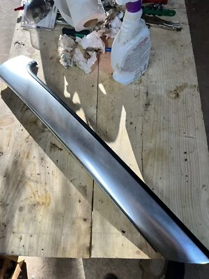 AUDI A4 2003-2009 - Parabrisas delantero derecho convertible moldura lateral 8H0853266 Foto 1 de 4