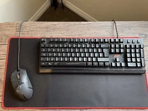 Keyboard, Mouse and Mat - Picture 1 of 3