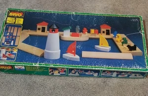 Vintage BRIO 33210 Schiff Leuchtturm Segelboot Hafen Set Schweden unvollständig lesen - Bild 1 von 3