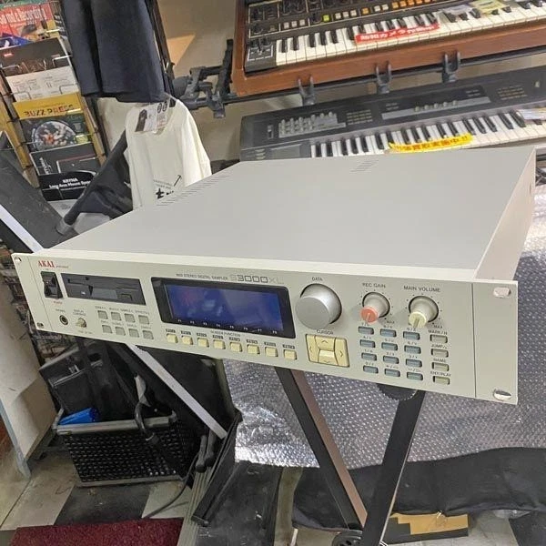 AKAI professional S3000XL Digital 16-bit Rack Mount Tested Used Sampler 32-Voice - Image 1 of 4