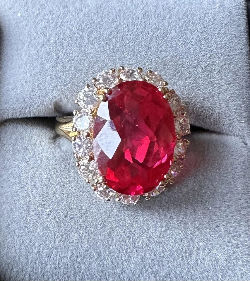 ANILLO DE CÓCTEL JACQUELINE KENNEDY RUBÍ SIMULADO CAMROSE KROSS TALLA 9 Foto 1 de 4