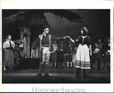 1997 Press Photo S. Piper Gomez and Julie Wright in Opera Gypsy Love.