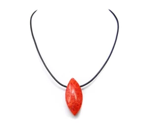 Außergewöhnlich schöner Anhänger aus Schaumkorallen Navettform - Bild 1 von 3