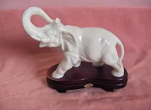 Figura de Colección Elefante Blanco Escultura Aloha de Hawai Base de Madera BONITA - Imagen 1 de 1