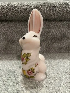 Mosser Glass Hand Painted Thumper Bunny 6.5” Figurine Signed B Newton - Picture 1 of 9