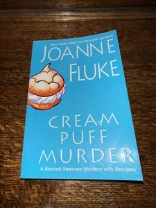 Hannah Swensen Mystery books lot w/Recipe Fluke Cream Puff Murder Larger Paper - Imagen 1 de 2
