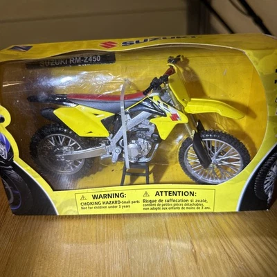New Ray Suzuki Motorcycle RM-Z450 Model Die Cast 1:12 - image 1 of 4