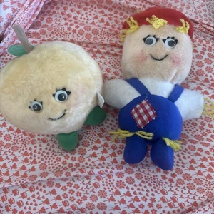 2 Vintage -Del Monte Scarecrow, Lushie Peach Plush Country Yumkin Stuffed Toys - Picture 1 of 10