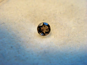 Smoky Quartz Round cut Gemstone 2.5 mm 0.09 carats Natural Gem - Foto 1 di 3
