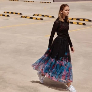 Falda de tul SASS & BIDE "Cancelled Chaos" nueva sin etiquetas - Talla 8 - $550 - Imagen 1 de 9